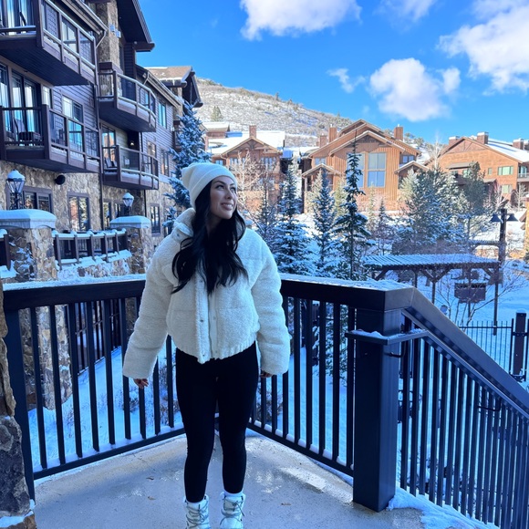 Cropped Teddy jacket - Picture 2 of 3